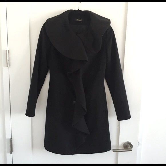 Ruffle Winter Coat Made in Italy Size 40/XS/S - Picture 4 of 4